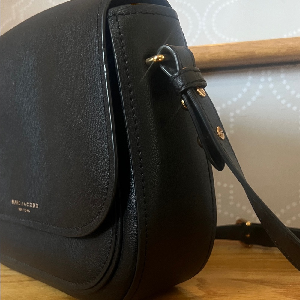 Marc Jacobs Rider Medium Black Leather Saddle Crossbody with Gold Hardware - Picture 4 of 13